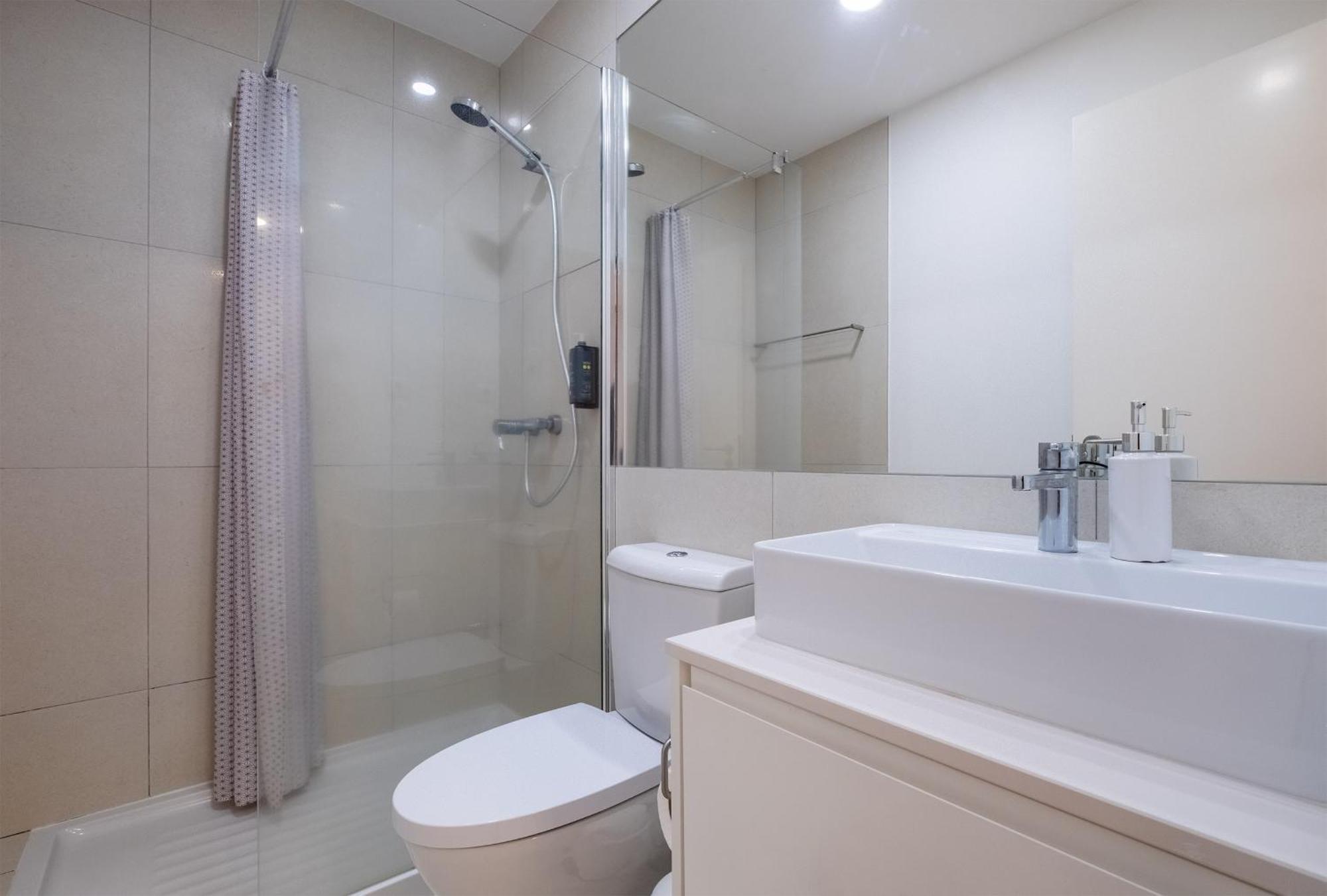 Ponta Delgada Flats - Host & Chill Lägenhet Exteriör bild