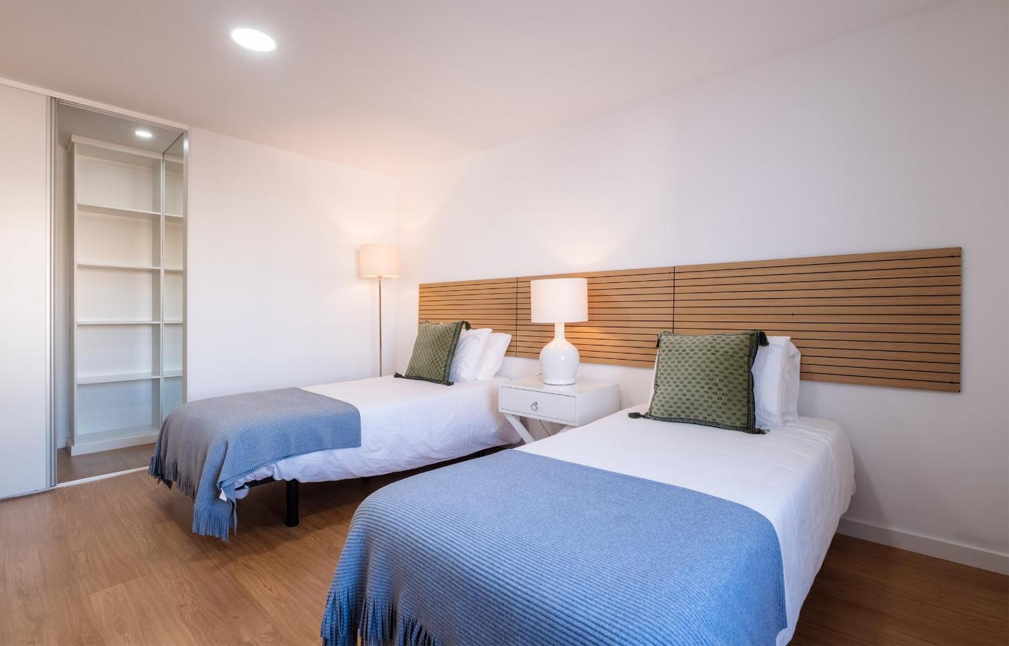 Ponta Delgada Flats - Host & Chill Lägenhet Exteriör bild