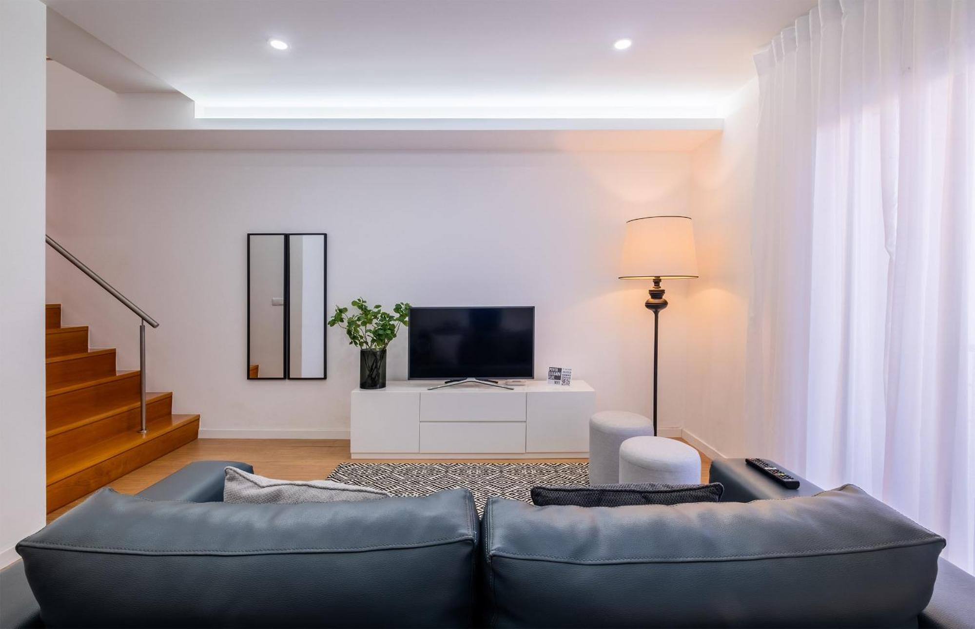 Ponta Delgada Flats - Host & Chill Lägenhet Exteriör bild